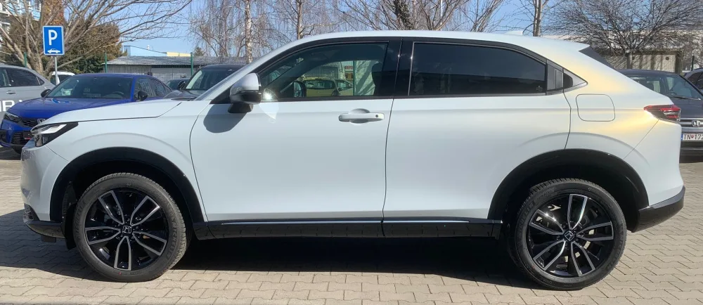 HR-V 1.5 i-MMD HYBRID výbava ELEGANCE automat eCVT po Facelifte!!! - SKLADOM, K ODBERU !!! AKCIA!!! HR-V S FINANČNOU ZĽAVOU AŽ 4 620 € s DPH!!! - fotografia 2