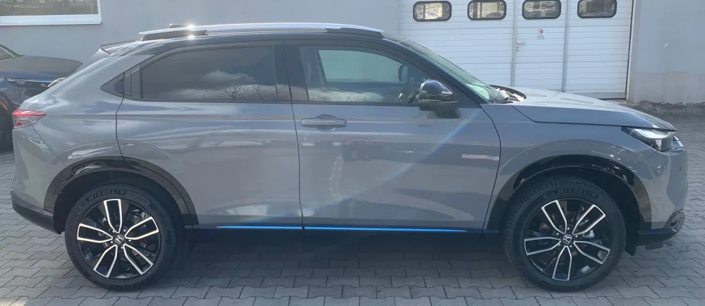 HR-V 1.5 i-MMD HYBRID výbava ADVANCE STYLE automat eCVT po Facelifte!!! - SKLADOM, K ODBERU!!! AKCIA!!! HR-V S FINANČNOU ZĽAVOU AŽ 4 700 € s DPH !!! - fotografia 4