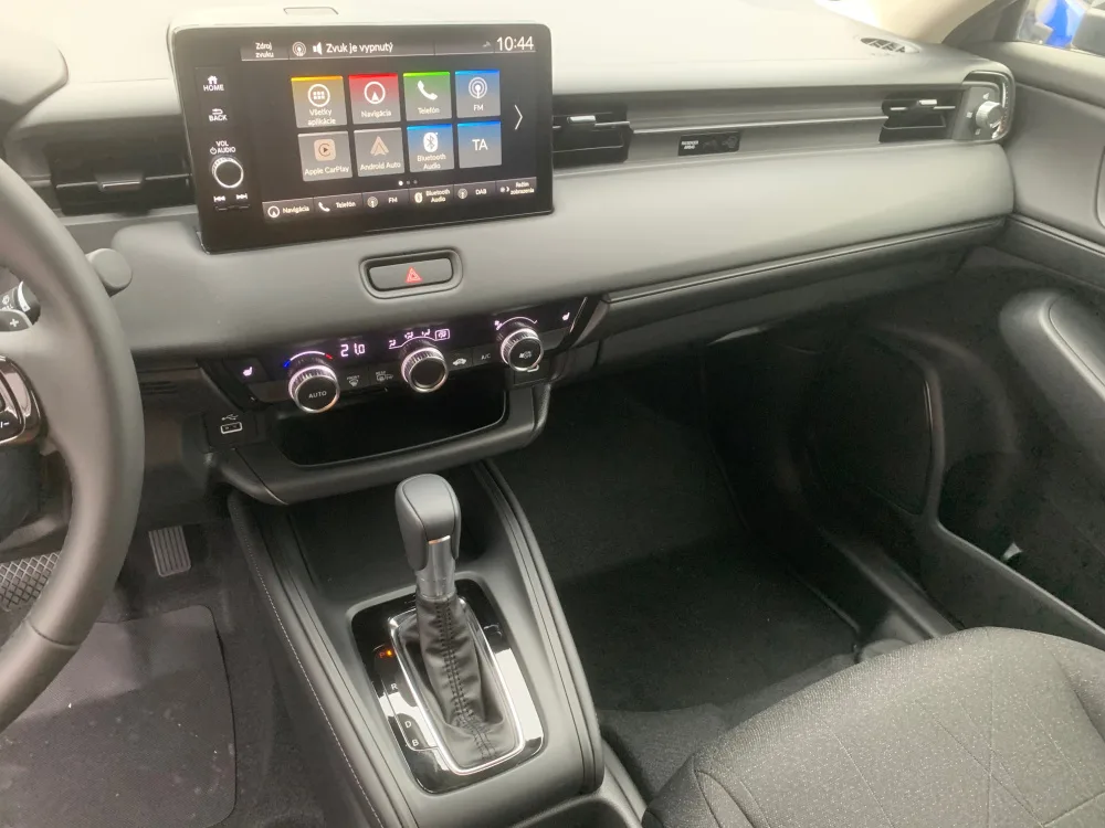 HR-V 1.5 i-MMD HYBRID výbava ELEGANCE automat eCVT po Facelifte!!! - SKLADOM, K ODBERU!!! AKCIA!!! HR-V S FINANČNOU ZĽAVOU AŽ 4 620 € s DPH!!! - fotografia 15