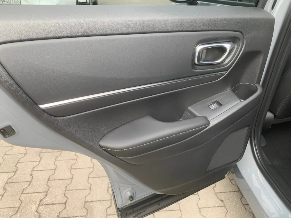 HR-V 1.5 i-MMD HYBRID výbava ADVANCE automat eCVT po Facelifte! - SKLADOM, K ODBERU! AKCIA! HR-V S FINANČNOU ZĽAVOU AŽ 5 020 € s DPH!!! - fotografia 11