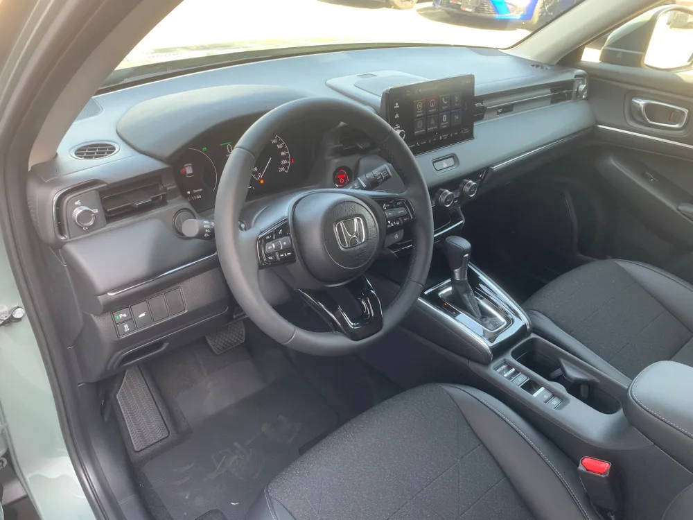 HR-V 1.5 i-MMD HYBRID výbava ELEGANCE automat eCVT po Facelifte!!! - SKLADOM, K ODBERU!!! AKCIA!!! HR-V S FINANČNOU ZĽAVOU AŽ 4 300 € s DPH!!! - fotografia 11