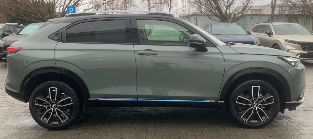 HR-V 1.5 i-MMD HYBRID výbava ADVANCE STYLE automat eCVT po Facelifte!!! - SKLADOM, K ODBERU!!! AKCIA!!! HR-V S FINANČNOU ZĽAVOU AŽ 4 700 € s DPH!!! - fotografia 4