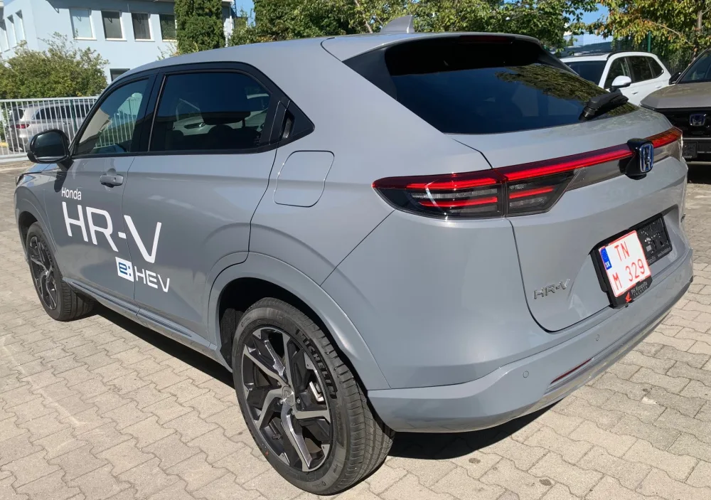 HR-V 1.5 i-MMD HYBRID výbava ADVANCE PLUS automat eCVT po Facelifte! - SKLADOM, K ODBERU!!! AKCIA!!! PREDVÁDZACIE VOZIDLO S FINANČNOU ZĽAVOU AŽ 7 820 € s DPH !!! - fotografia 7