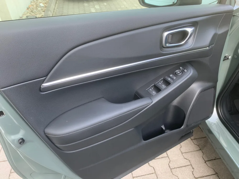 HR-V 1.5 i-MMD HYBRID výbava ELEGANCE automat eCVT po Facelifte!!! - SKLADOM, K ODBERU!!! AKCIA!!! HR-V S FINANČNOU ZĽAVOU AŽ 4 300 € s DPH!!! - fotografia 10