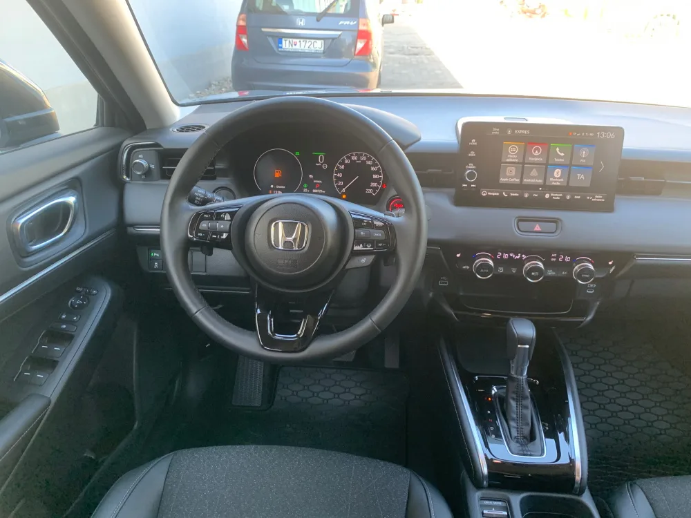 HR-V 1.5 i-MMD HYBRID výbava ADVANCE PLUS automat eCVT po Facelifte! - SKLADOM, K ODBERU!!! AKCIA!!! PREDVÁDZACIE VOZIDLO S FINANČNOU ZĽAVOU AŽ 7 820 € s DPH !!! - fotografia 15