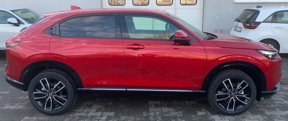 HR-V 1.5 i-MMD HYBRID výbava ADVANCE automat eCVT po Facelifte! - SKLADOM, K ODBERU! AKCIA! HR-V S FINANČNOU ZĽAVOU AŽ 4 620 € s DPH!!! - fotografia 4