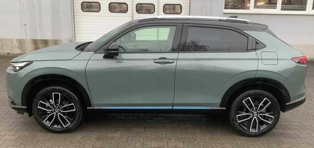 HR-V 1.5 i-MMD HYBRID výbava ADVANCE STYLE automat eCVT po Facelifte!!! - SKLADOM, K ODBERU!!! AKCIA!!! HR-V S FINANČNOU ZĽAVOU AŽ 4 700 € s DPH!!! - fotografia 3