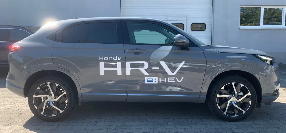 HR-V 1.5 i-MMD HYBRID výbava ADVANCE PLUS automat eCVT po Facelifte! - SKLADOM, K ODBERU!!! AKCIA!!! PREDVÁDZACIE VOZIDLO S FINANČNOU ZĽAVOU AŽ 7 820 € s DPH !!! - fotografia 3