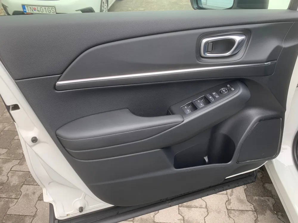 HR-V 1.5 i-MMD HYBRID výbava ADVANCE automat eCVT po Facelifte! - SKLADOM, K ODBERU! AKCIA! HR-V S FINANČNOU ZĽAVOU AŽ 4 620 € s DPH !!! - fotografia 13