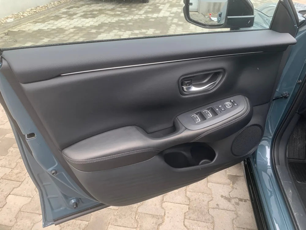 NOVINKA ZR-V 2.0 i-MMD HYBRID výbava SPORT automat 2026 - SKLADOM, K ODBERU !!! AKCIA !!! ZR-V S FINANČNOU ZĽAVOU 5 180 € s DPH !!! - fotografia 11