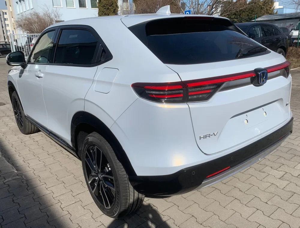 HR-V 1.5 i-MMD HYBRID výbava ELEGANCE automat eCVT po Facelifte!!! - SKLADOM, K ODBERU !!! AKCIA!!! HR-V S FINANČNOU ZĽAVOU AŽ 4 620 € s DPH!!! - fotografia 5