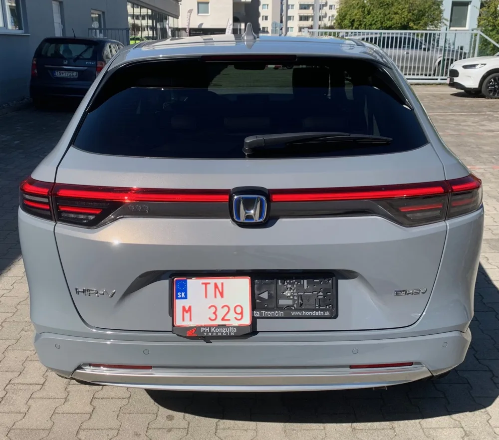 HR-V 1.5 i-MMD HYBRID výbava ADVANCE PLUS automat eCVT po Facelifte! - SKLADOM, K ODBERU!!! AKCIA!!! PREDVÁDZACIE VOZIDLO S FINANČNOU ZĽAVOU AŽ 7 820 € s DPH !!! - fotografia 5
