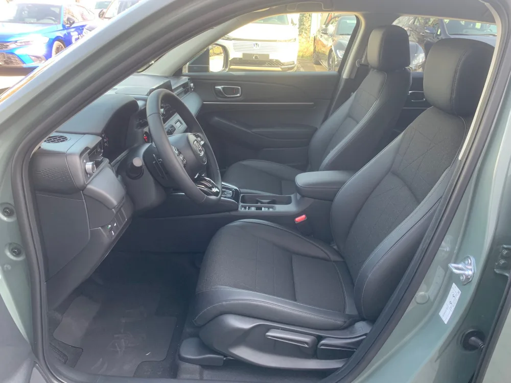 HR-V 1.5 i-MMD HYBRID výbava ELEGANCE automat eCVT po Facelifte!!! - SKLADOM, K ODBERU!!! AKCIA!!! HR-V S FINANČNOU ZĽAVOU AŽ 4 300 € s DPH!!! - fotografia 12