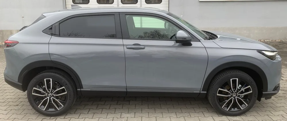 HR-V 1.5 i-MMD HYBRID výbava ELEGANCE automat eCVT po Facelifte!!! - SKLADOM, K ODBERU!!! AKCIA!!! HR-V S FINANČNOU ZĽAVOU AŽ 4 620 € s DPH!!! - fotografia 2