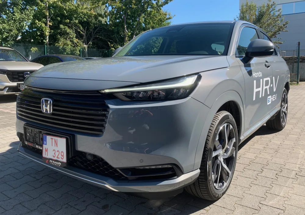 HR-V 1.5 i-MMD HYBRID výbava ADVANCE PLUS automat eCVT po Facelifte! - SKLADOM, K ODBERU!!! AKCIA!!! PREDVÁDZACIE VOZIDLO S FINANČNOU ZĽAVOU AŽ 7 820 € s DPH !!! - fotografia 9