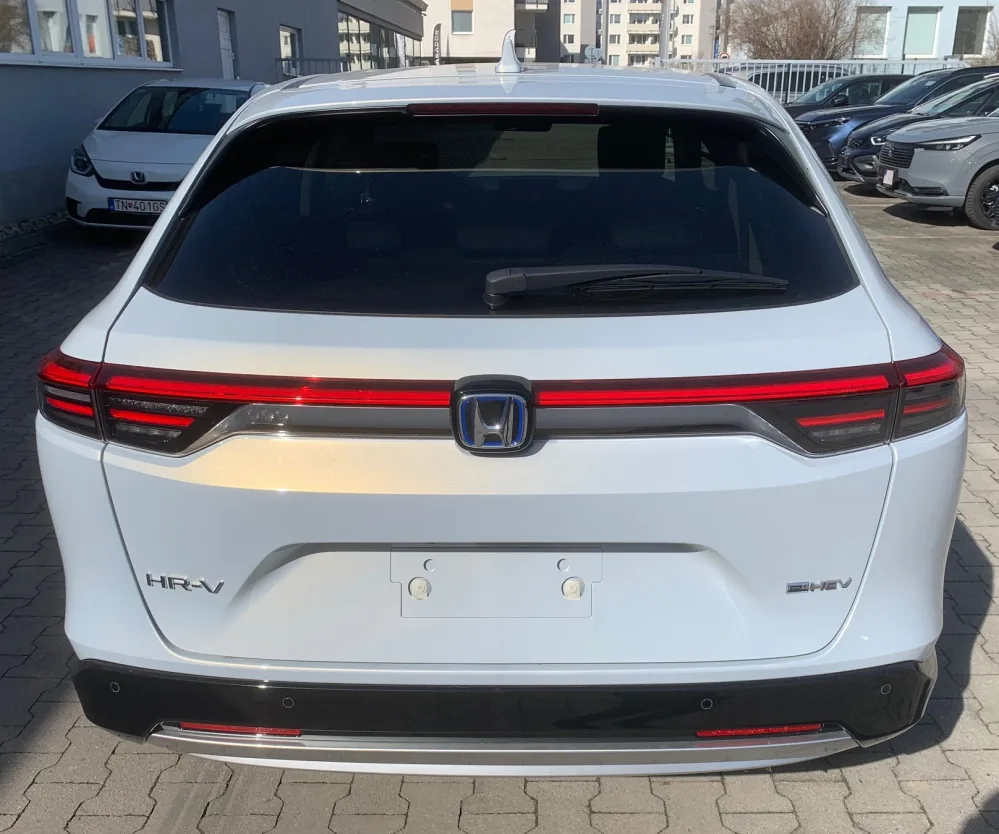 HR-V 1.5 i-MMD HYBRID výbava ELEGANCE automat eCVT po Facelifte!!! - SKLADOM, K ODBERU !!! AKCIA!!! HR-V S FINANČNOU ZĽAVOU AŽ 4 620 € s DPH!!! - fotografia 4