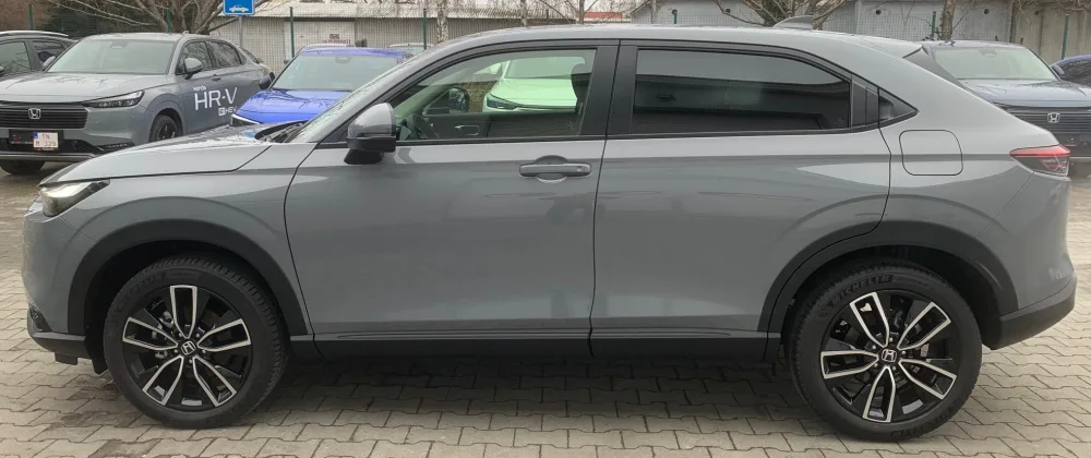HR-V 1.5 i-MMD HYBRID výbava ELEGANCE automat eCVT po Facelifte!!! - SKLADOM, K ODBERU!!! AKCIA!!! HR-V S FINANČNOU ZĽAVOU AŽ 4 620 € s DPH!!! - fotografia 3