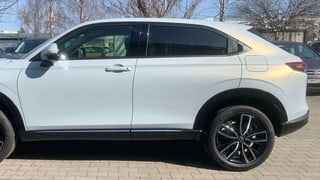 HR-V 1.5 i-MMD HYBRID výbava ELEGANCE automat eCVT po Facelifte!!! - SKLADOM, K ODBERU !!! AKCIA!!! HR-V S FINANČNOU ZĽAVOU AŽ 4 620 € s DPH!!! - náhľad 2