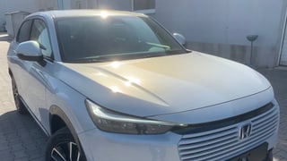 HR-V 1.5 i-MMD HYBRID výbava ELEGANCE automat eCVT po Facelifte!!! - SKLADOM, K ODBERU !!! AKCIA!!! HR-V S FINANČNOU ZĽAVOU AŽ 4 620 € s DPH!!! - náhľad 1