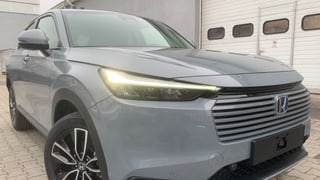 HR-V 1.5 i-MMD HYBRID výbava ELEGANCE automat eCVT po Facelifte!!! - SKLADOM, K ODBERU!!! AKCIA!!! HR-V S FINANČNOU ZĽAVOU AŽ 4 620 € s DPH!!! - náhľad 1